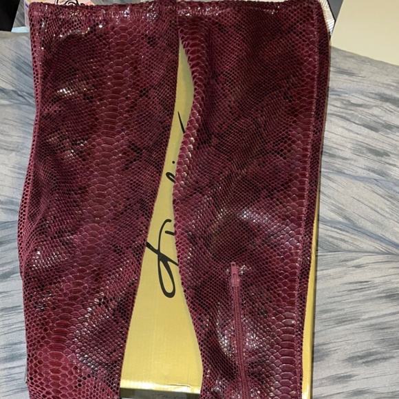 Thalia Sodi - CLARISSA OTK Boot - Picture 7 of 11